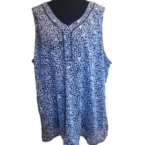 CJ Banks black and white top. 3X